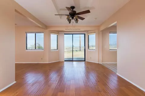 5650 Magda Ct, Palmdale, CA 93552 photo 4