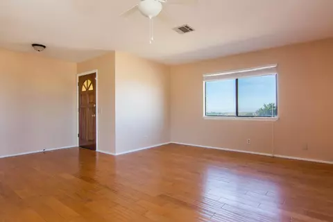 5650 Magda Ct, Palmdale, CA 93552 photo 3