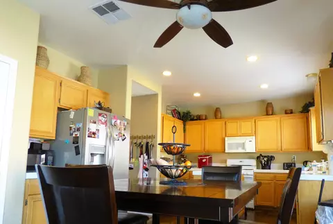 2811 Huston Pl, Lancaster, CA 93536 photo 8