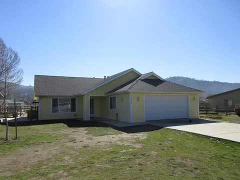 28040 Seabiscuit Way, Tehachapi, CA 93561 photo 1
