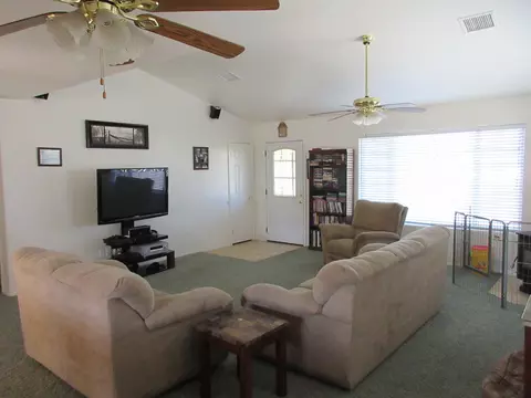 28040 Seabiscuit Way, Tehachapi, CA 93561 photo 2