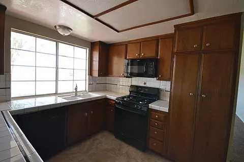 37724 45th St E, Palmdale, CA 93552 photo 8