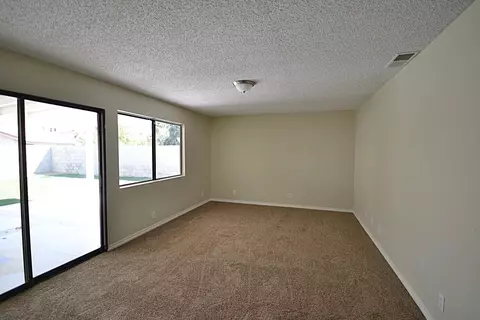 37724 45th St E, Palmdale, CA 93552 photo 4
