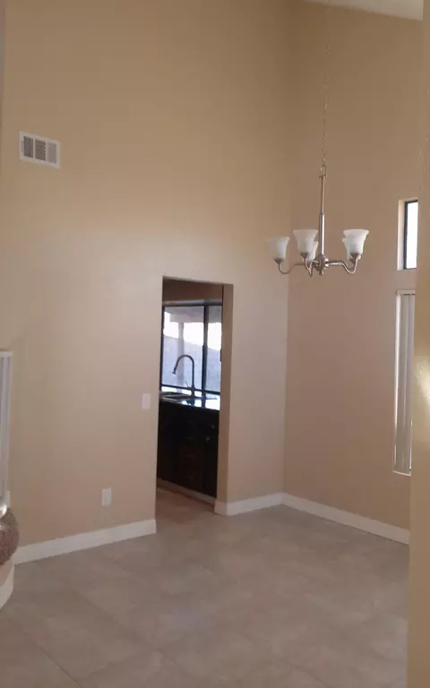 43402 Alep St, Lancaster, CA 93536 photo 2