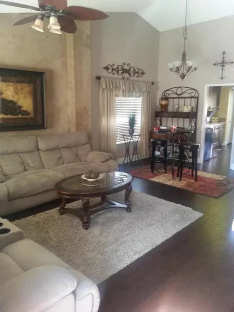 723 Avenue K7 E, Lancaster, CA 93535 photo 2