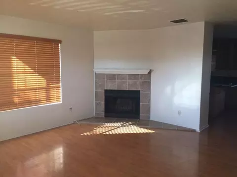 43629 Park Ave, Lancaster, CA 93534 photo 2