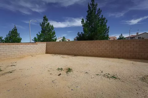 43116 Hampton St, Lancaster, CA 93536 photo 20