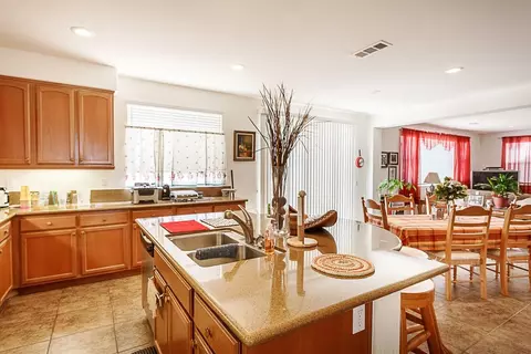 43116 Hampton St, Lancaster, CA 93536 photo 9