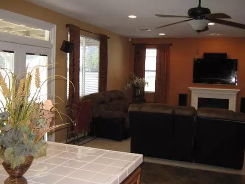 43829 36th St W, Lancaster, CA 93536 photo 2