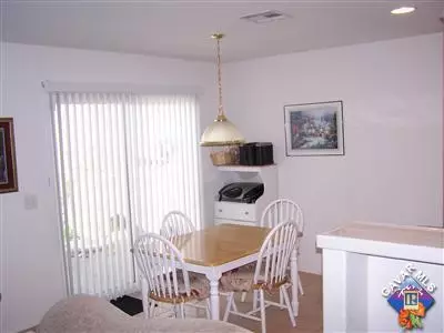 45340 Robinson Dr, Lancaster, CA 93535 photo 6