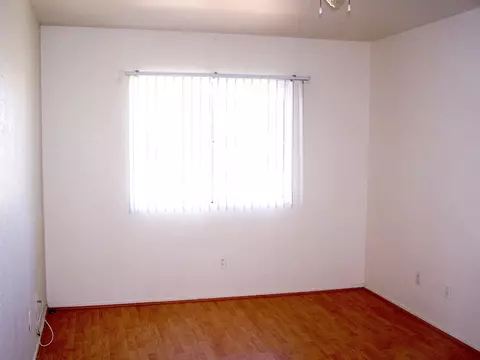 45340 Robinson Dr, Lancaster, CA 93535 photo 8