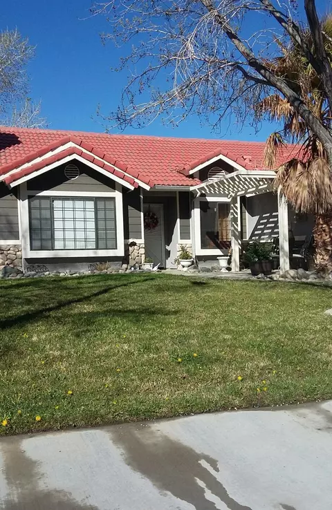 43311 Carpenter Dr, Lancaster, CA 93535 photo 1