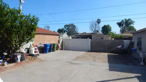 19416 Vanowen St, Reseda, CA 91335 photo 28