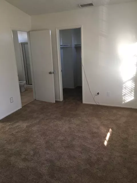 529 Ivesbrook St E, Lancaster, CA 93535 photo 4