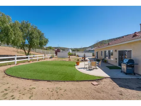 1725 Mary Rd, Acton, CA 93510 photo 2