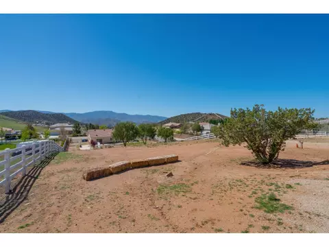 1725 Mary Rd, Acton, CA 93510 photo 4