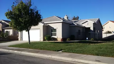44123 Green Tree Ct, Lancaster, CA 93535 photo 1