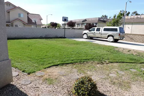 44123 Green Tree Ct, Lancaster, CA 93535 photo 4