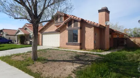 3613 Casamia Ave, Palmdale, CA 93550 photo 3