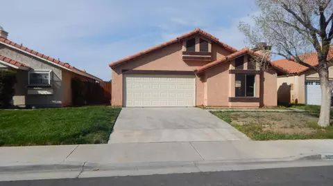 3613 Casamia Ave, Palmdale, CA 93550 photo 2