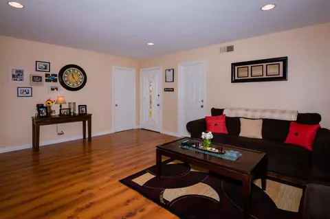 1911 Larch St E, Simi Valley, CA 93065 photo 8