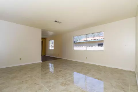 43311 Fenner Ave, Lancaster, CA 93536 photo 2