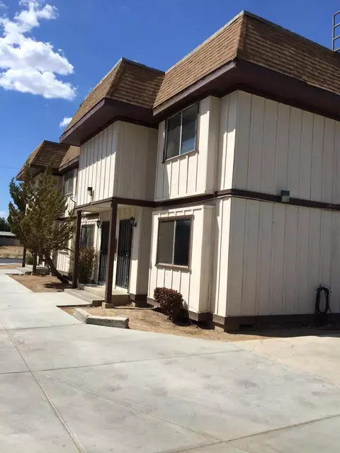38526 4th St E, Palmdale, CA 93550 photo 3