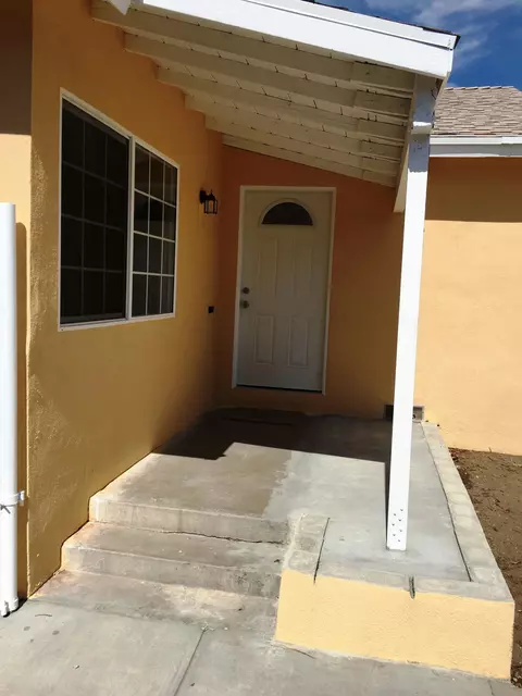 9777 Rincon Ave, Pacoima, CA 91331 photo 2