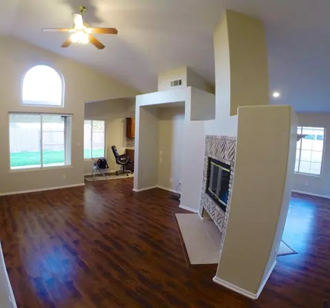 1751 Lightcap St, Lancaster, CA 93535 photo 3