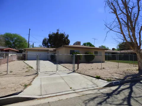 44708 2nd St E, Lancaster, CA 93535 photo 2