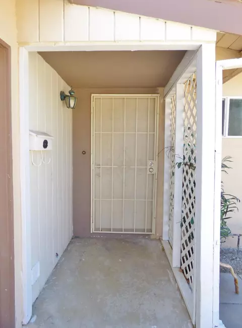 44708 2nd St E, Lancaster, CA 93535 photo 3