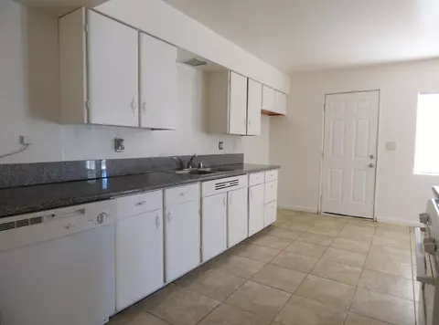 44708 2nd St E, Lancaster, CA 93535 photo 5