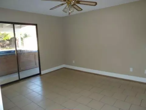 45851 Suffolk Dr, Lancaster, CA 93534 photo 8