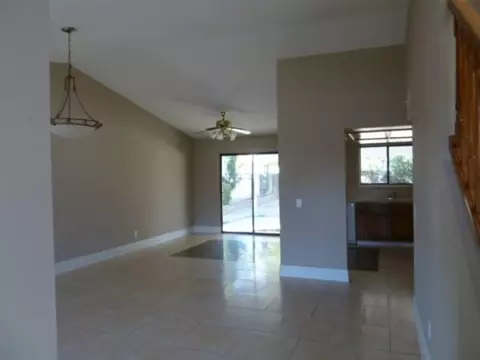 45851 Suffolk Dr, Lancaster, CA 93534 photo 10