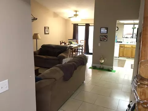 45851 Suffolk Dr, Lancaster, CA 93534 photo 5