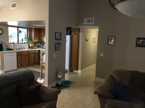 45851 Suffolk Dr, Lancaster, CA 93534 photo 4