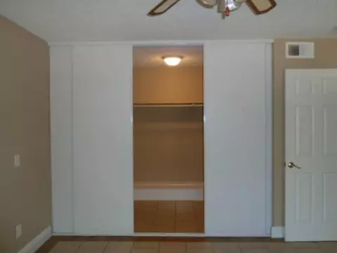 45851 Suffolk Dr, Lancaster, CA 93534 photo 11