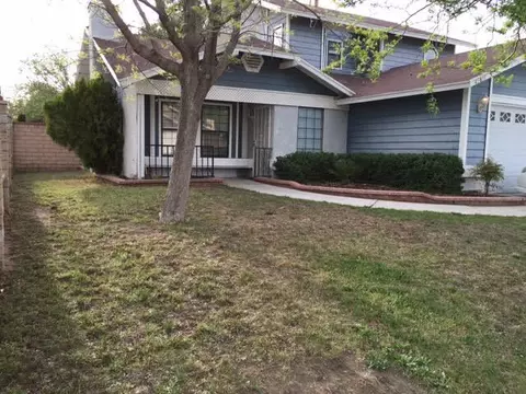 45851 Suffolk Dr, Lancaster, CA 93534 photo 2