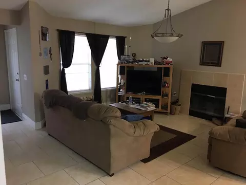 45851 Suffolk Dr, Lancaster, CA 93534 photo 3