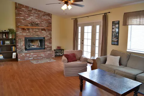 20908 Carriage Dr, Tehachapi, CA 93561 photo 5