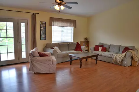 20908 Carriage Dr, Tehachapi, CA 93561 photo 4