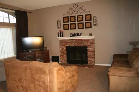 38144 Palms Pl, Palmdale, CA 93552 photo 4