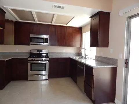 43915 30th St E, Lancaster, CA 93535 photo 4