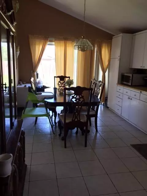 38928 2nd St E, Palmdale, CA 93550 photo 3