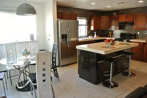 45431 Robinson Dr, Lancaster, CA 93535 photo 13