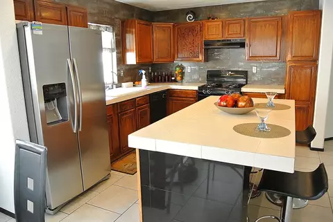 45431 Robinson Dr, Lancaster, CA 93535 photo 14
