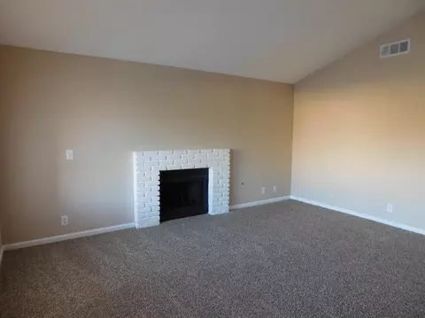 44948 Logue Ave, Lancaster, CA 93535 photo 3