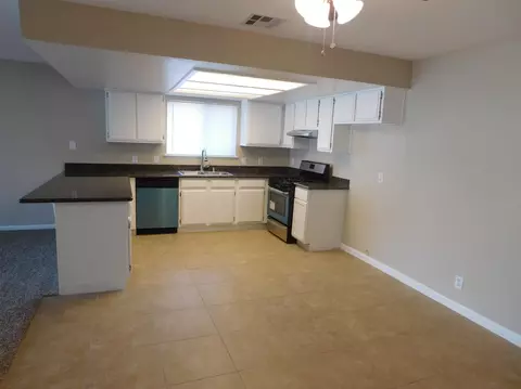 44948 Logue Ave, Lancaster, CA 93535 photo 5