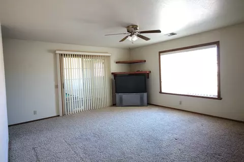 43259 Sinnott St, Lancaster, CA 93536 photo 8