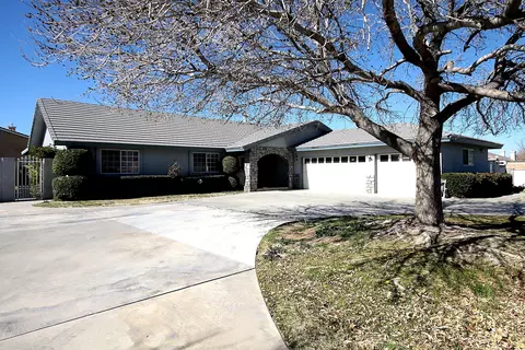 43259 Sinnott St, Lancaster, CA 93536 photo 1